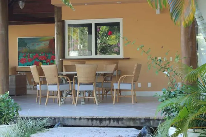 Foto 1 de Casa de Condomínio com 4 Quartos à venda, 470m² em Busca-Vida, Camaçari