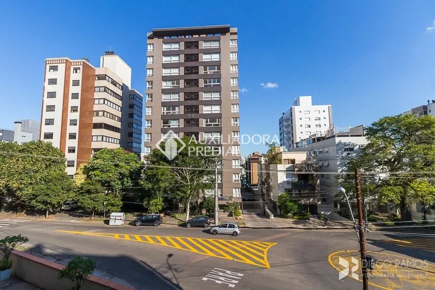 Foto 1 de Apartamento com 4 Quartos à venda, 75m² em Bela Vista, Porto Alegre