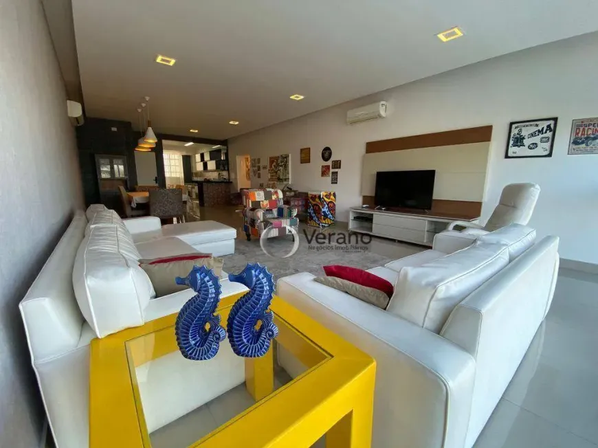 Foto 1 de Apartamento com 4 Quartos à venda, 234m² em Pitangueiras, Guarujá