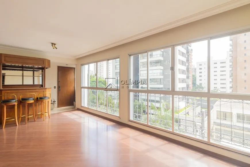 Foto 1 de Apartamento com 3 Quartos para alugar, 107m² em Moema, São Paulo