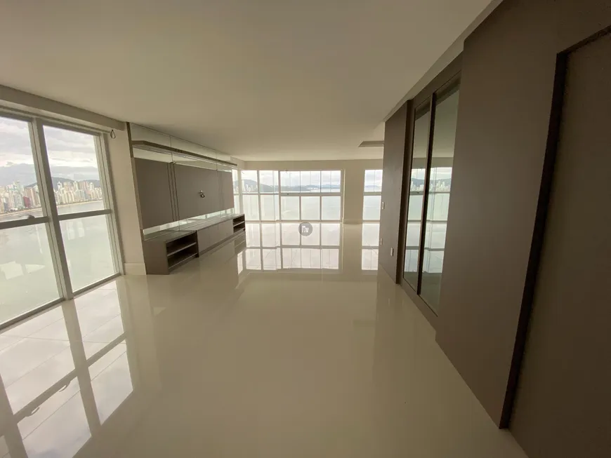 Foto 1 de Apartamento com 4 Quartos à venda, 237m² em Barra Sul, Balneário Camboriú