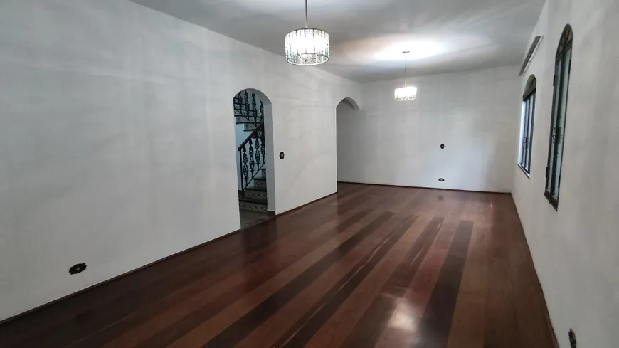 Foto 1 de Casa com 3 Quartos para alugar, 243m² em Brooklin, São Paulo