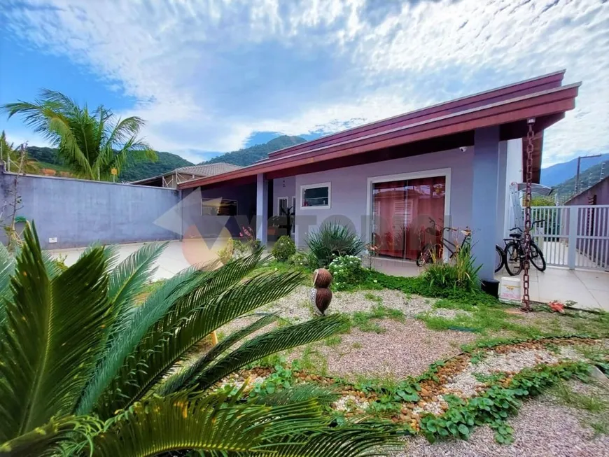 Foto 1 de Casa com 3 Quartos à venda, 180m² em Cidade Jardim, Caraguatatuba