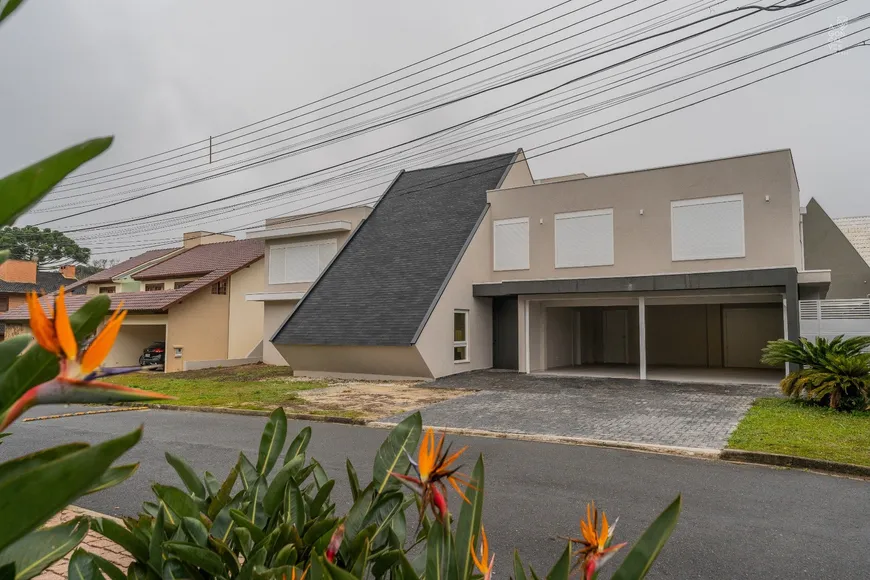 Foto 1 de Casa de Condomínio com 4 Quartos à venda, 474m² em Santa Felicidade, Curitiba
