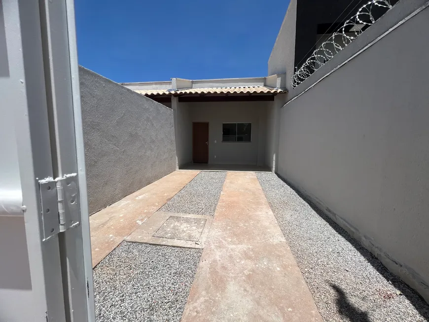 Foto 1 de Casa com 2 Quartos à venda, 78m² em Jardim Real, Goiânia