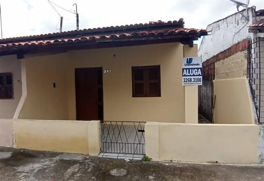 Foto 1 de Casa com 2 Quartos para alugar, 60m² em Centro, Pacatuba