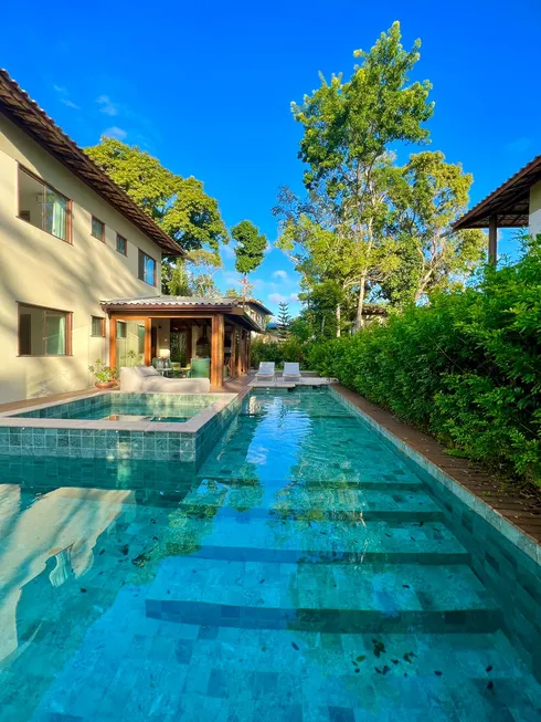 Foto 1 de Casa de Condomínio com 6 Quartos para venda ou aluguel, 250m² em Praia do Forte, Mata de São João