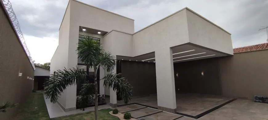 Foto 1 de Casa com 3 Quartos à venda, 195m² em Vila Augustus, Trindade