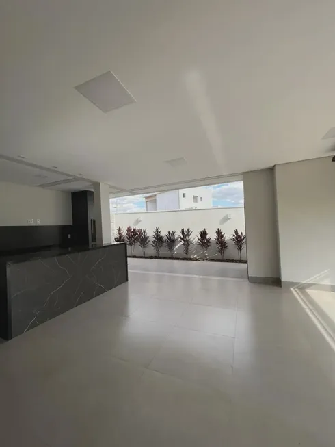 Foto 1 de Casa de Condomínio com 3 Quartos à venda, 165m² em Grand Ville, Uberlândia