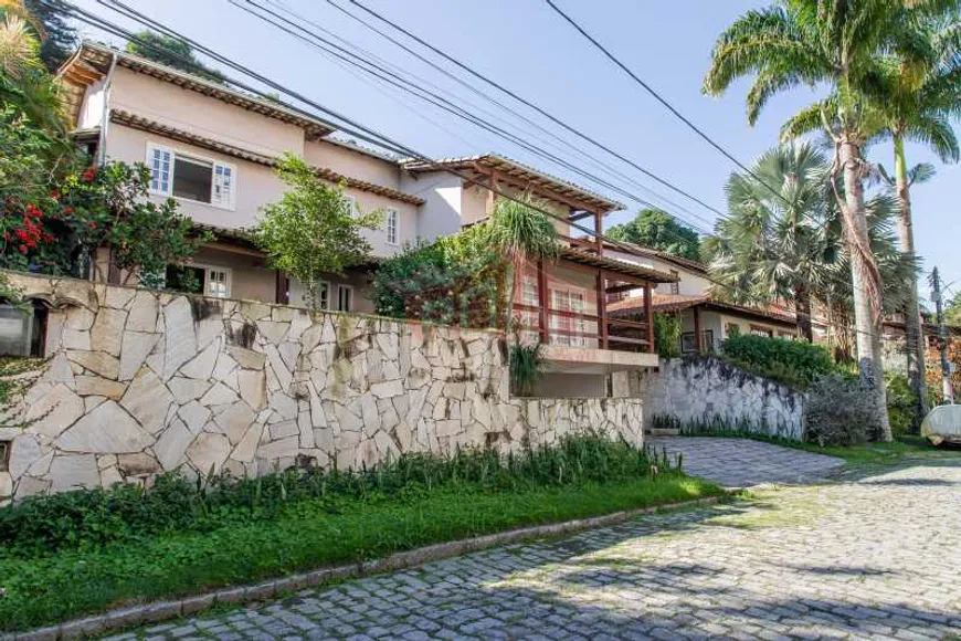 Foto 1 de Casa de Condomínio com 4 Quartos à venda, 350m² em Badu, Niterói