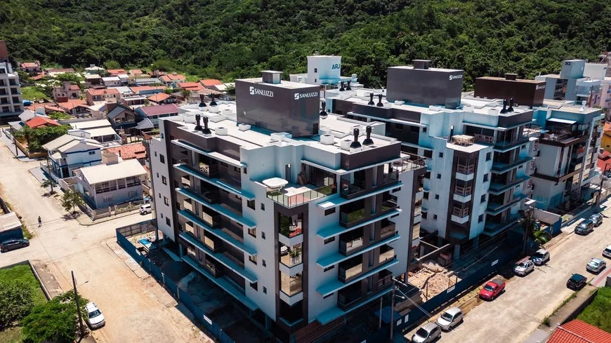 Foto 1 de Apartamento com 3 Quartos à venda, 86m² em Fazenda da Armacao, Governador Celso Ramos