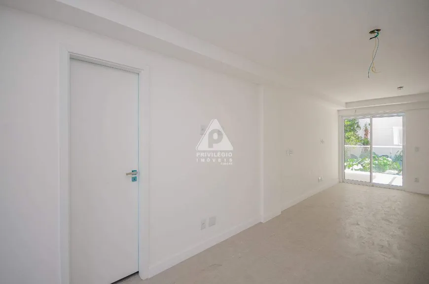 Foto 1 de Apartamento com 1 Quarto à venda, 46m² em Copacabana, Rio de Janeiro