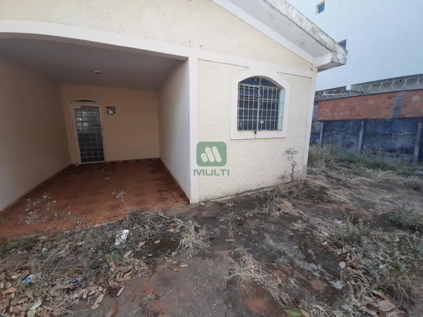 Foto 1 de Casa com 3 Quartos à venda, 80m² em Santa Mônica, Uberlândia