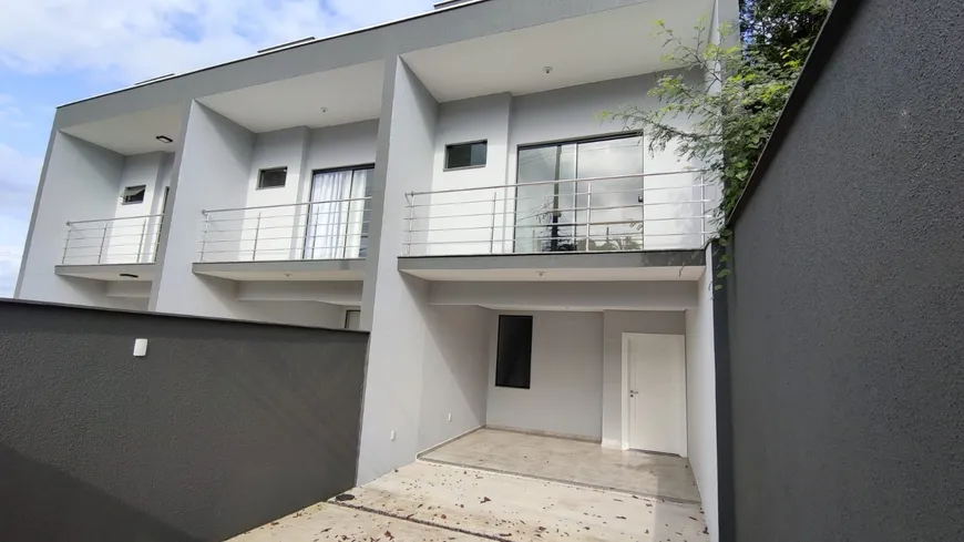 Foto 1 de Casa com 3 Quartos à venda, 126m² em Costa E Silva, Joinville