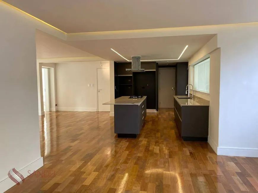 Foto 1 de Apartamento com 2 Quartos à venda, 160m² em Cerqueira César, São Paulo