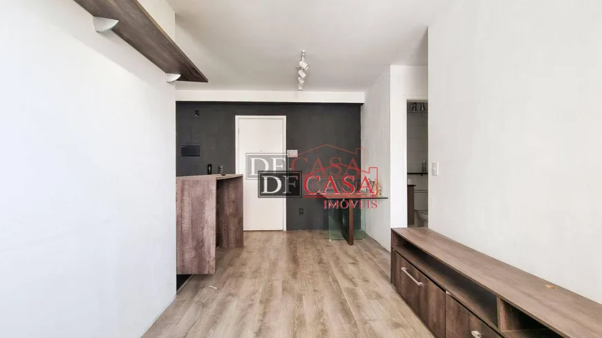 Foto 1 de Apartamento com 2 Quartos à venda, 45m² em Vila Carmosina, São Paulo