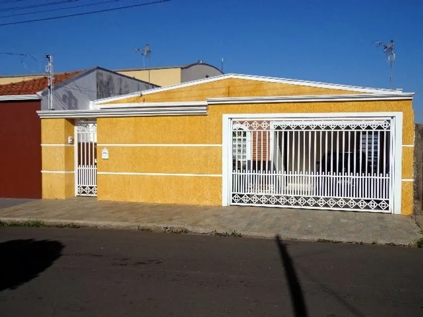 Foto 1 de Casa com 4 Quartos à venda, 150m² em Jardim São João Batista, São Carlos