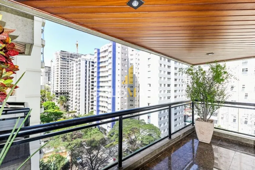 Foto 1 de Apartamento com 3 Quartos para alugar, 228m² em Brooklin, São Paulo