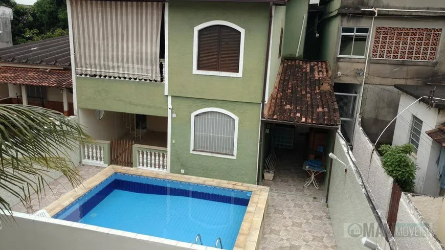 Foto 1 de Casa com 6 Quartos à venda, 300m² em  Vila Valqueire, Rio de Janeiro