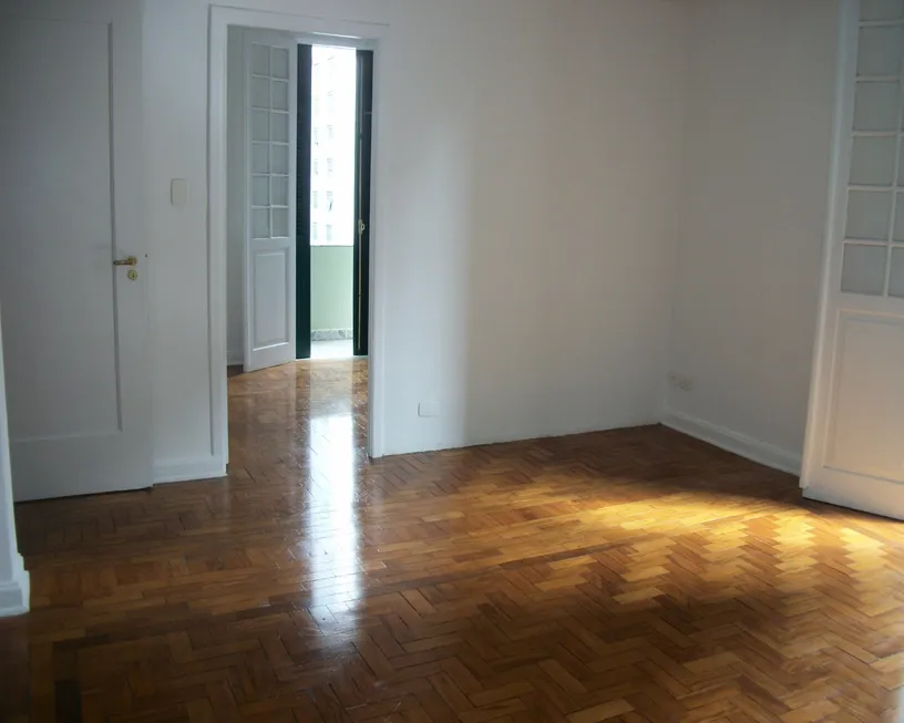 Foto 1 de Apartamento com 3 Quartos para alugar, 90m² em Cerqueira César, São Paulo