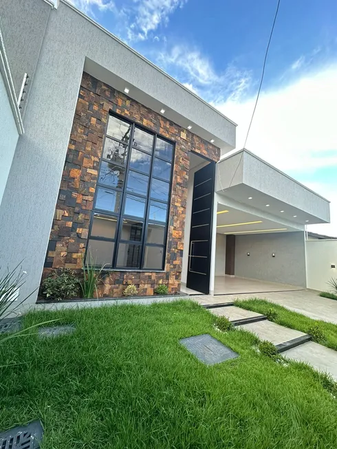 Foto 1 de Casa com 3 Quartos à venda, 198m² em Residencial Katia, Goiânia