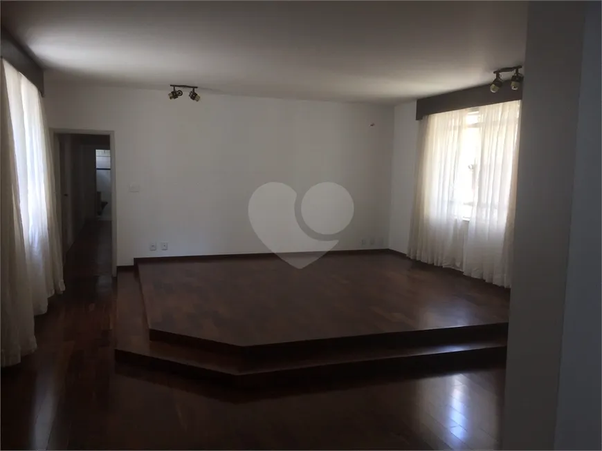 Foto 1 de Apartamento com 3 Quartos à venda, 180m² em Higienópolis, São Paulo