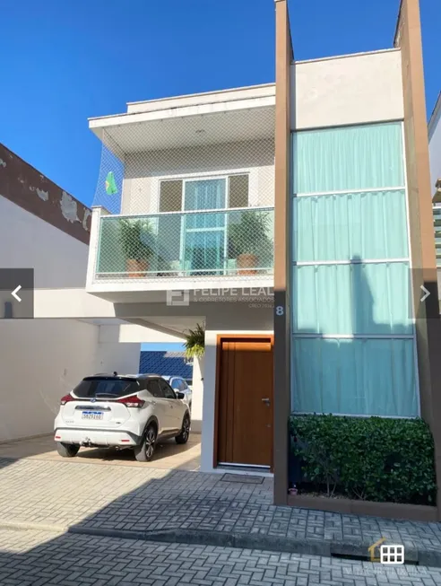 Foto 1 de Sobrado com 2 Quartos à venda, 86m² em Forquilhas, São José