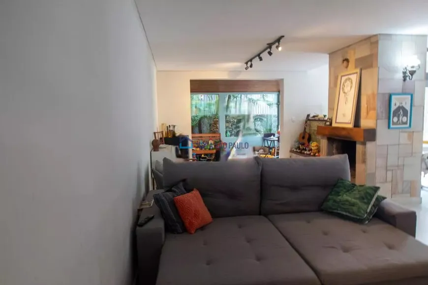 Foto 1 de Casa com 4 Quartos para alugar, 250m² em Chácara Monte Alegre, São Paulo