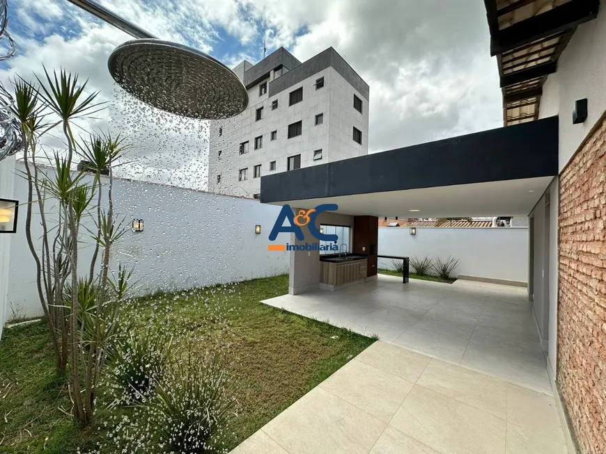 Foto 1 de Casa com 4 Quartos para alugar, 300m² em Ouro Preto, Belo Horizonte