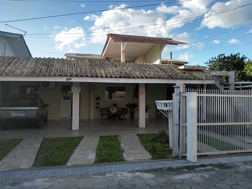 Foto 1 de Casa com 6 Quartos à venda, 380m² em Ingleses do Rio Vermelho, Florianópolis