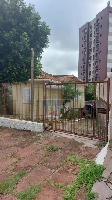 Foto 1 de Casa com 3 Quartos à venda, 150m² em Jardim São Pedro, Porto Alegre