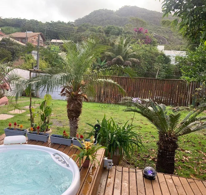 Foto 1 de Casa com 4 Quartos à venda, 220m² em Lagoa da Conceição, Florianópolis