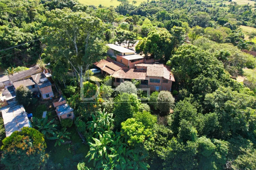Foto 1 de Fazenda/Sítio com 3 Quartos à venda, 150m² em Chacaras Santo Antonio do Jardim, Jaguariúna