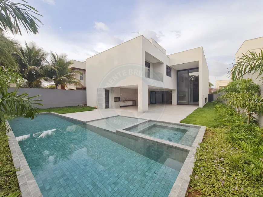 Foto 1 de Casa de Condomínio com 4 Quartos à venda, 521m² em Residencial Alphaville Flamboyant, Goiânia