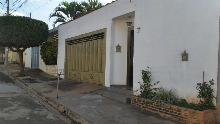 Foto 1 de Casa com 3 Quartos à venda, 150m² em Engenheiro Carlos de Lacerda Chaves, Ribeirão Preto