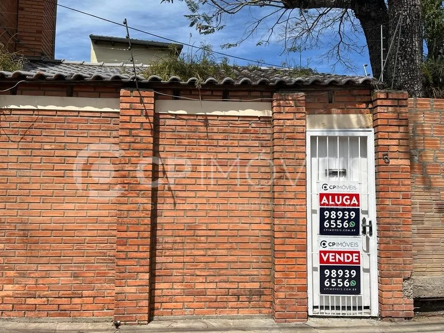 Foto 1 de Sobrado com 4 Quartos à venda, 250m² em Santa Maria Goretti, Porto Alegre