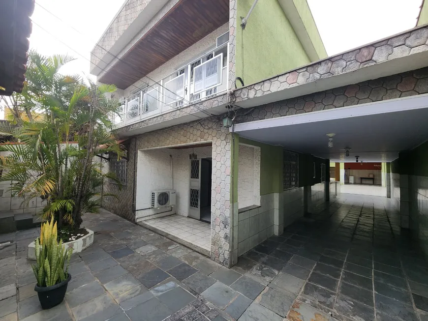 Foto 1 de Casa com 6 Quartos à venda, 255m² em Posse, Nova Iguaçu