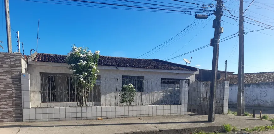 Foto 1 de Casa com 2 Quartos à venda, 200m² em Cidade Universitária, Maceió