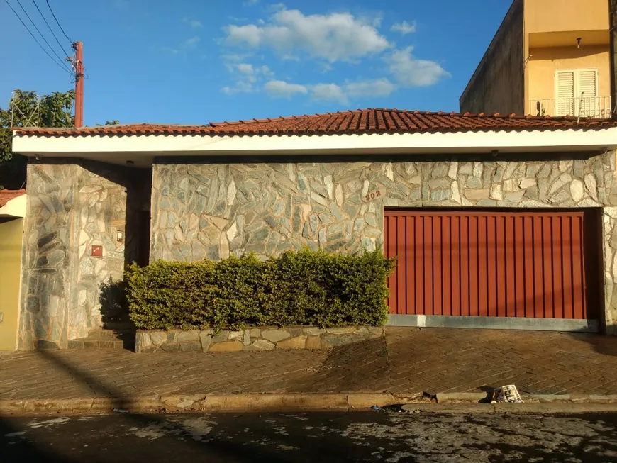 Foto 1 de Casa com 3 Quartos à venda, 270m² em Residencial e Comercial Palmares, Ribeirão Preto