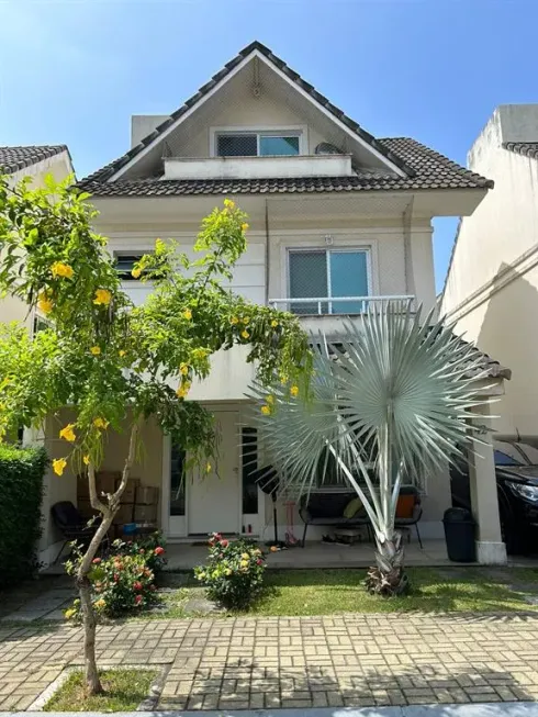 Foto 1 de Casa com 3 Quartos à venda, 160m² em Recreio Dos Bandeirantes, Rio de Janeiro