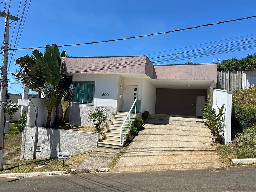 Foto 1 de Casa de Condomínio com 3 Quartos à venda, 238m² em Grama, Juiz de Fora