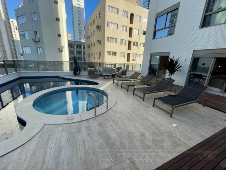 Foto 1 de Apartamento com 3 Quartos à venda, 399m² em Centro, Balneário Camboriú