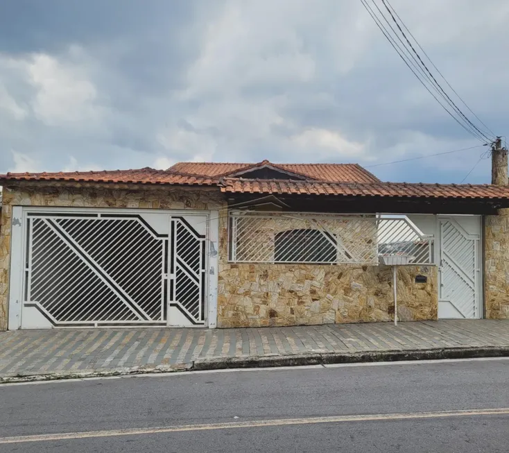 Foto 1 de Sobrado com 4 Quartos à venda, 220m² em Santa Luzia, Ribeirão Pires
