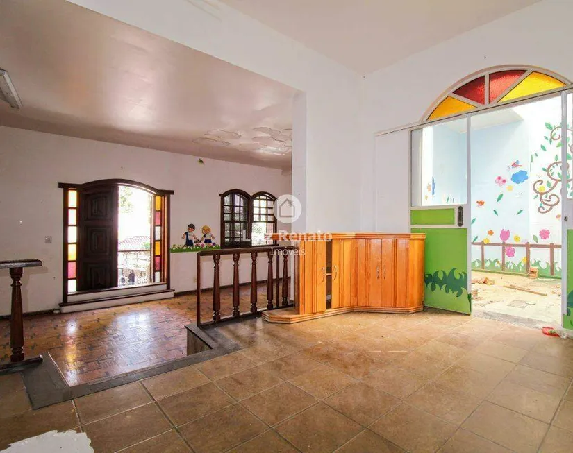 Foto 1 de Casa com 6 Quartos à venda, 270m² em São Pedro, Belo Horizonte