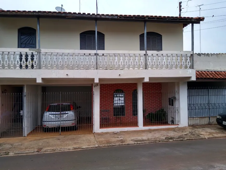 Foto 1 de Casa com 9 Quartos à venda, 280m² em Vila Ivan, Jaú