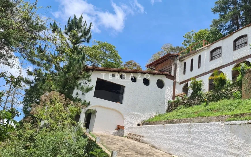 Foto 1 de Casa com 4 Quartos à venda, 500m² em Cascata do Imbuí, Teresópolis