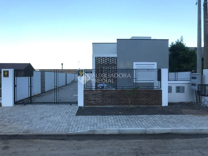 Foto 1 de Casa com 2 Quartos à venda, 62m² em Jardim dos Lagos, Guaíba