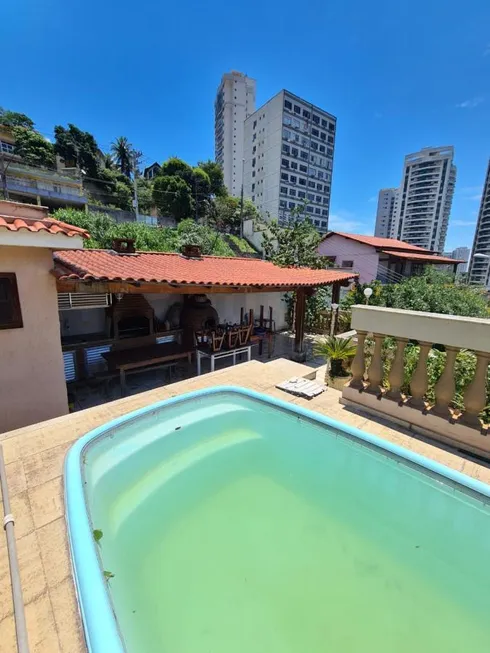 Foto 1 de Casa com 4 Quartos à venda, 380m² em Centro, Nova Iguaçu