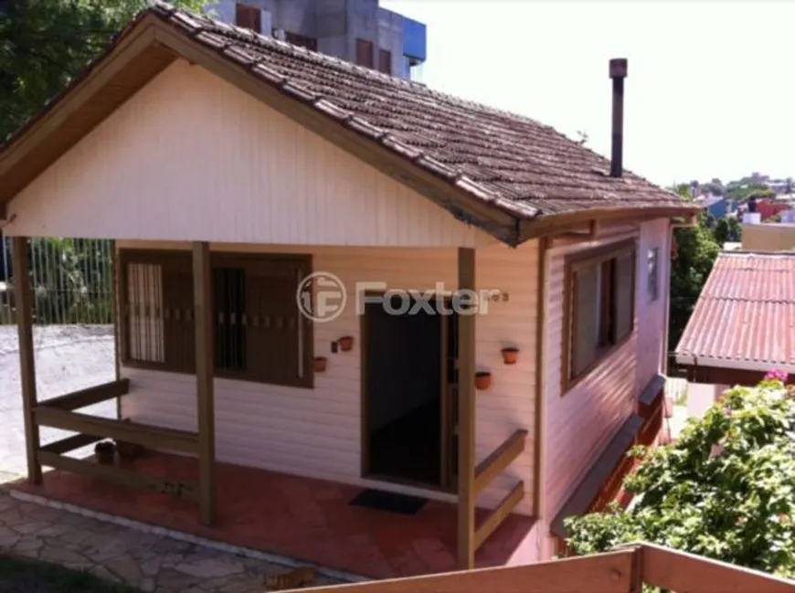 Foto 1 de Casa com 2 Quartos à venda, 277m² em Chácara das Pedras, Porto Alegre