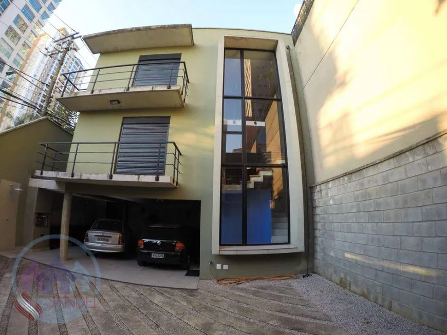 Foto 1 de Casa com 4 Quartos à venda, 350m² em Campo Belo, São Paulo